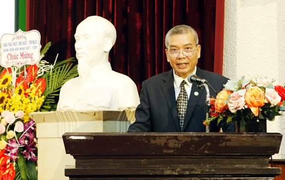 PGS, TS Nguyễn Hữu Ước, Giám đốc Trung tâm Tim mạch lồng ngực phát biểu tại buổi lễ.